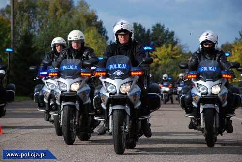 Służba na dwóch kółkach, źródło: www.policja.pl