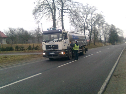 Badanie alkomatem, źródło: www.gitd.gov.pl