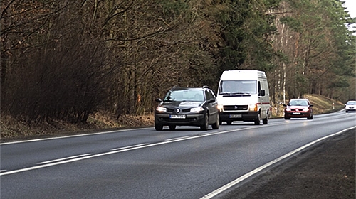 Auta na drodze, źródło: źródło: archiwum info-car.pl