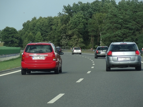 Letni ruch na autostradzie, źródło: materiały własne www.info-car.pl