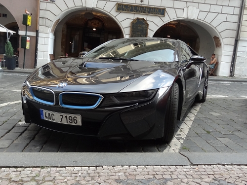 W pełni nowoczesny samochód BMW i8, źródło: materiały własne www.info-car.pl