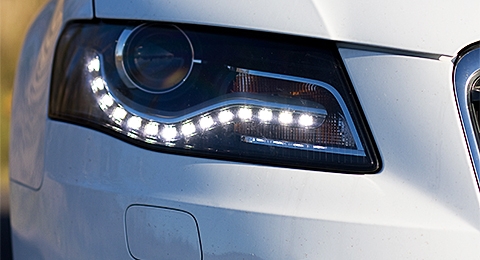 Światła LED do jazdy dziennej, źródło: wikipedia.org