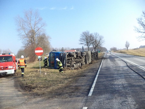 Przewrócona ciężarówka, źródło: www.gitd.gov.pl