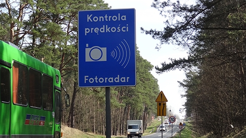 tablica kontrola prędkości, źródło: materiały własne info-car.pl