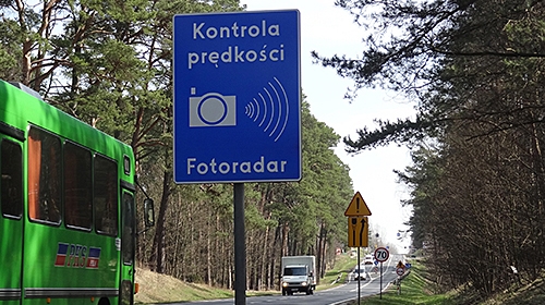 Znak drogowy , źródło:archiwum info-car.pl