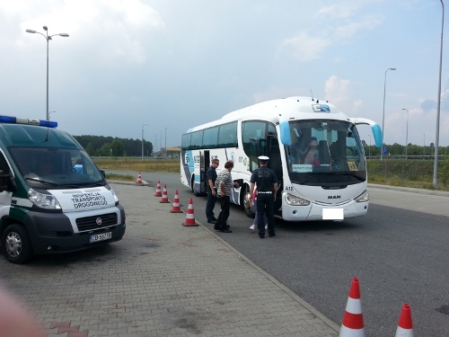 Kontrola autobusów na autostradzie A1, źródło: www.gitd.gov.pl