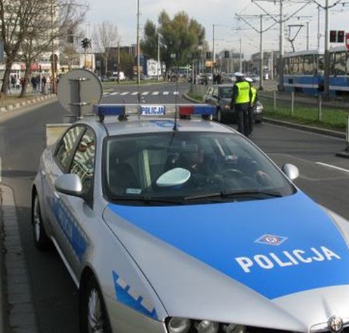 Policyjny radiowóz, źródło: www.dolnoslaska.policja.gov.pl