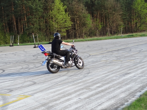 Mimo posiadania uprawnień, warto skorzystać z bogatej oferty szkoleń dla motocyklistów., źródło: materiały własne www.info-car.pl