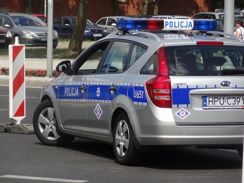 Policyjny radiowóz, źródło: www.policja.pl