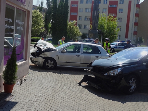 Wypadek drogowy, źródło: materiały własne www.info-car.pl