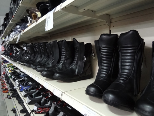 Profesjonalne buty motocyklowe, źródło: materiały własne www.info-car.pl