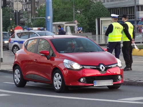 W przypadku naruszenia przepisów przez autonomiczny samochód, odpowiedzialność i tak będzie ponosić właściciel., źródło: materiały własne www.info-car.pl